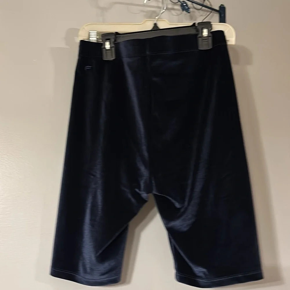 Fabletics Navy Velour High Waisted Bike Shorts New - Picture 4 of 5